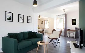 Les Gites De Laure - L'Or Vert, Appartement Avec Vue Sur Le Chateau, Parking Prive, Climatisation, Netflix, A 160 M De La Cite Medievale